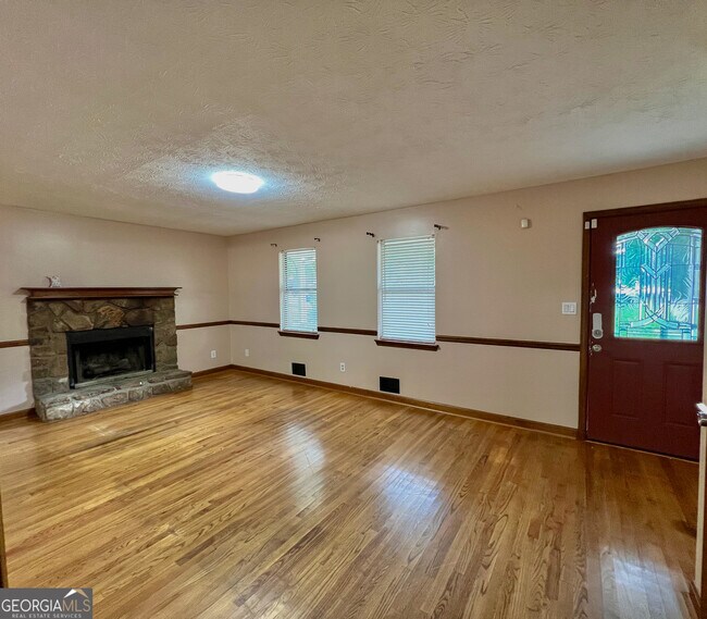 Building Photo - 439 Woodland St