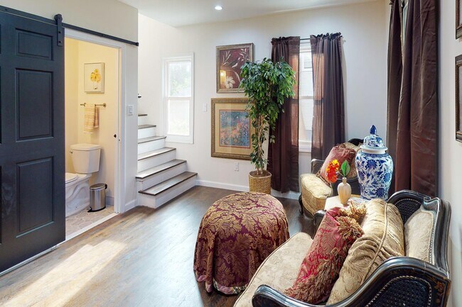 Foto del edificio - 2002 Ridgemont Rd