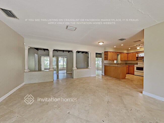 Building Photo - 2720 SW 15th Ct