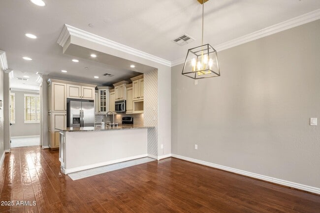 Building Photo - 4401 N 24th Pl