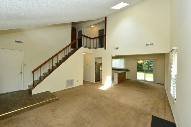 Building Photo - 1548 Beachview Dr