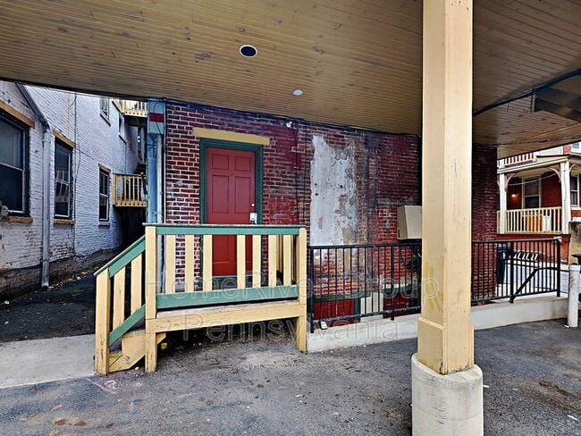 Building Photo - 253-255 North St