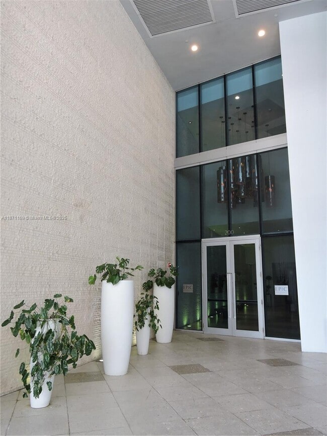Building Photo - 200 Biscayne Blvd Way