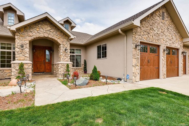 Building Photo - 6350 Mountain View Dr