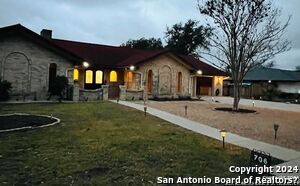 Foto del edificio - 706 Golfcrest Dr