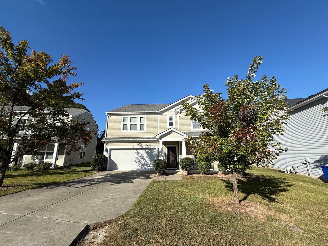 Building Photo - Magnificent 5 Bedroom, 3 Bath 2-story home in DURHAM!! ***HOLIDAY MOVE-IN SPECIAL!!***