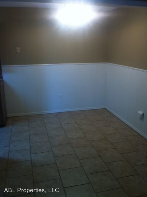 Foto del edificio - 2708-2710 Oakview Rd