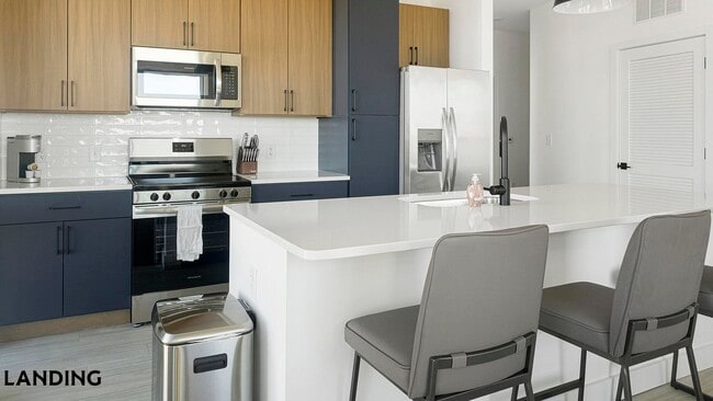 Building Photo - 1007 S Mint St