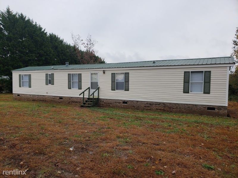 Foto principal - 5845 Buzz Lowman St