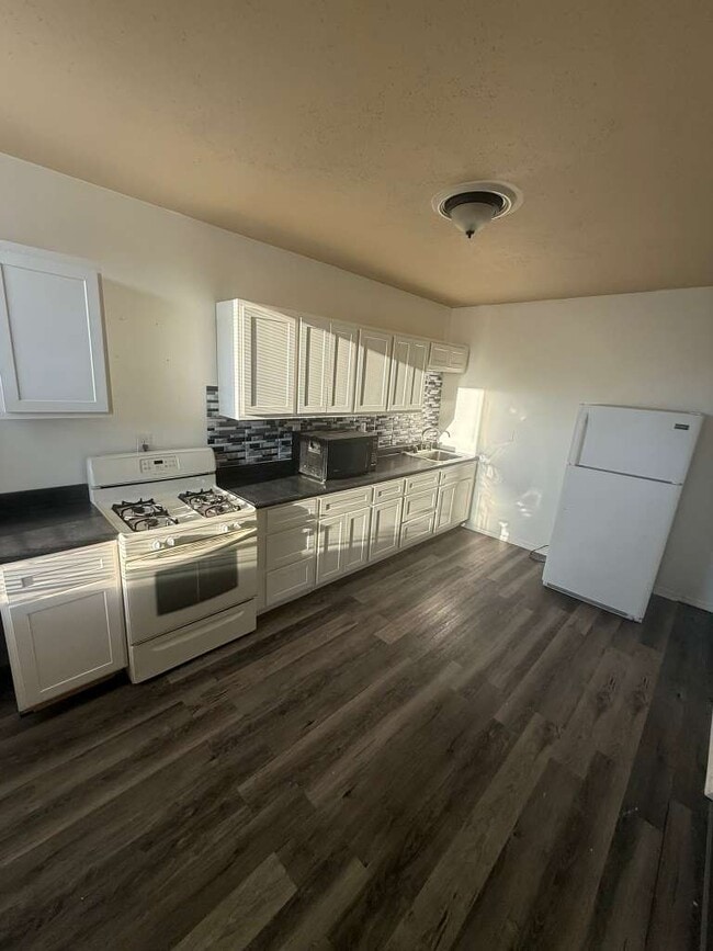 Building Photo - 4141 Oregon Ave