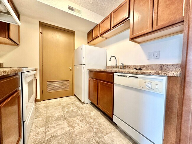 Interior Photo - Briarwood II