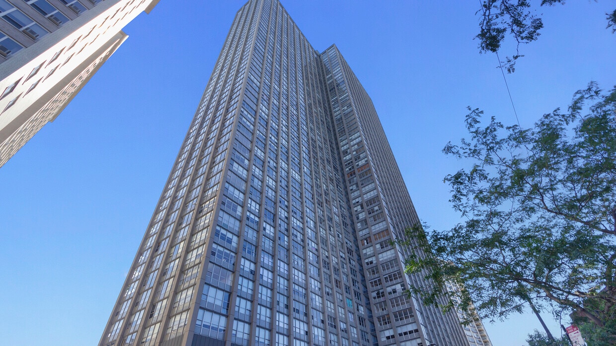 Primary Photo - 655 W Irving Park Rd
