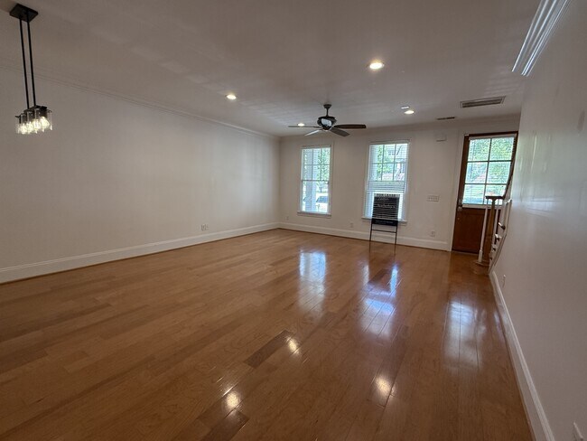 Foto del edificio - 2306 Clare Park Dr