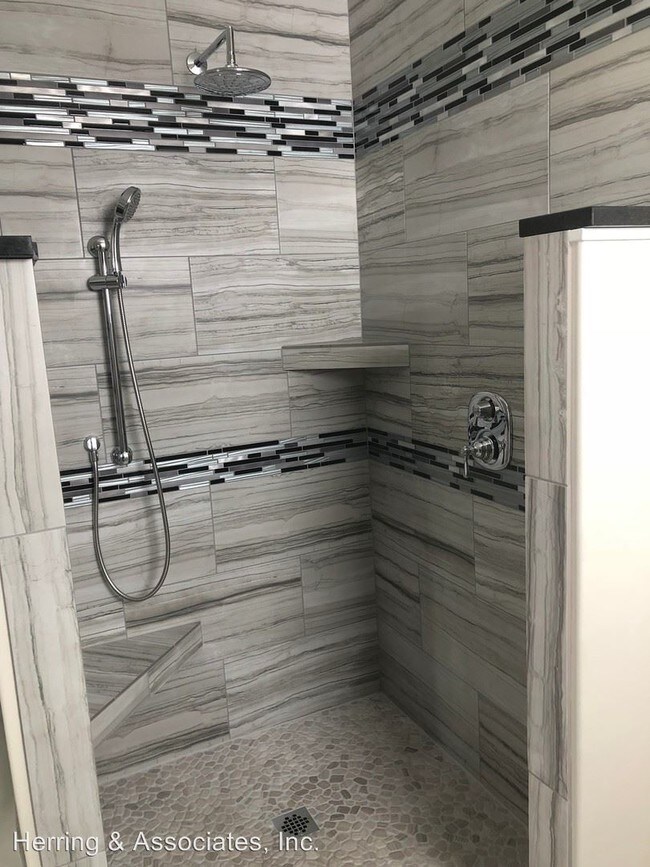 Foto del edificio - 5 br, 4 bath House - 3979 Crestview