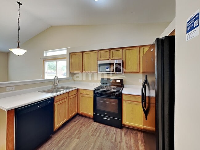 Building Photo - 14151 S Napa Cir