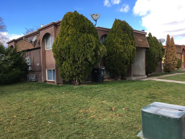 Foto del edificio - 2538 S Lakecrest Dr