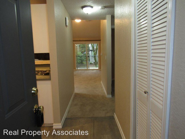 Foto del edificio - 2 br, 1 bath House - 14409 NE 30th Pl #23C