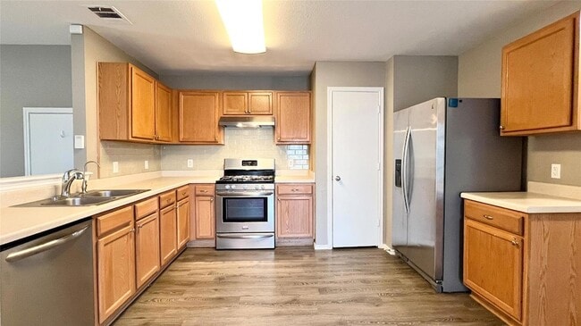 Foto del edificio - 13905 Briarcreek Loop