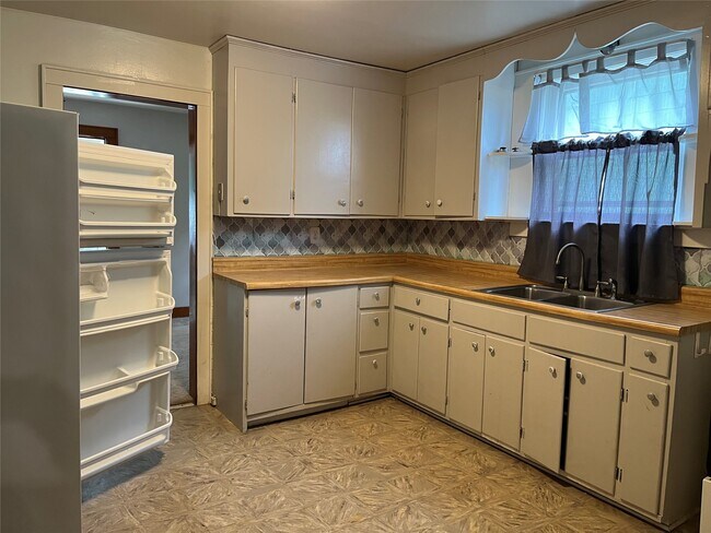 Foto del edificio - 124 Squires Ave