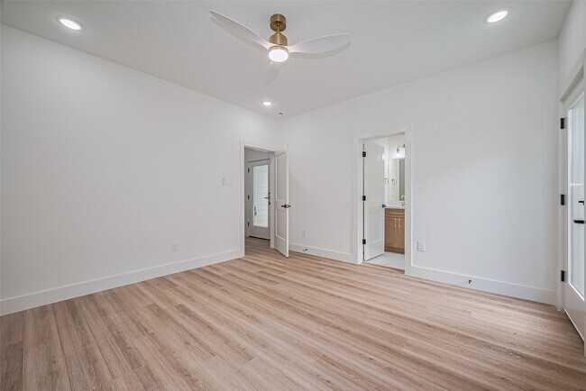 Building Photo - 6021 Maybell St