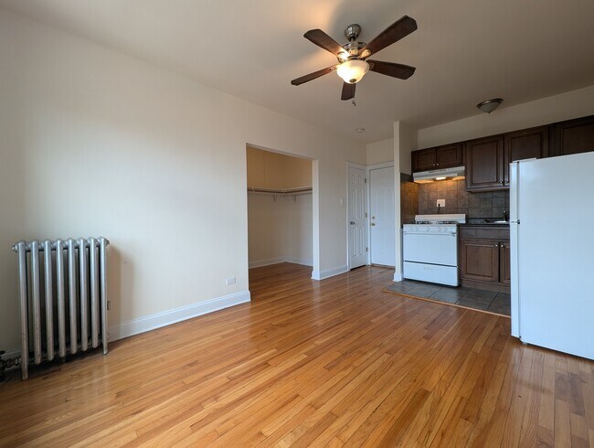 Foto del edificio - 2737 N Spaulding Ave