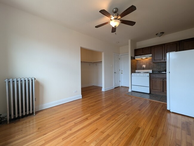 Building Photo - 2737 N Spaulding Ave