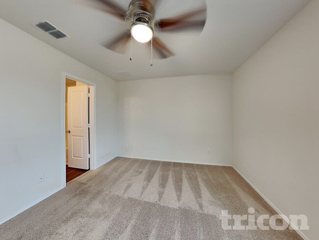 Foto del edificio - 5632 McClelland St