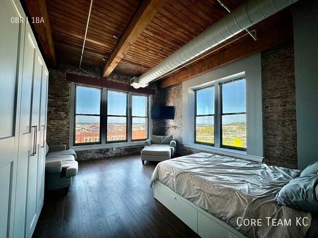 Foto del edificio - 308 W 8th St