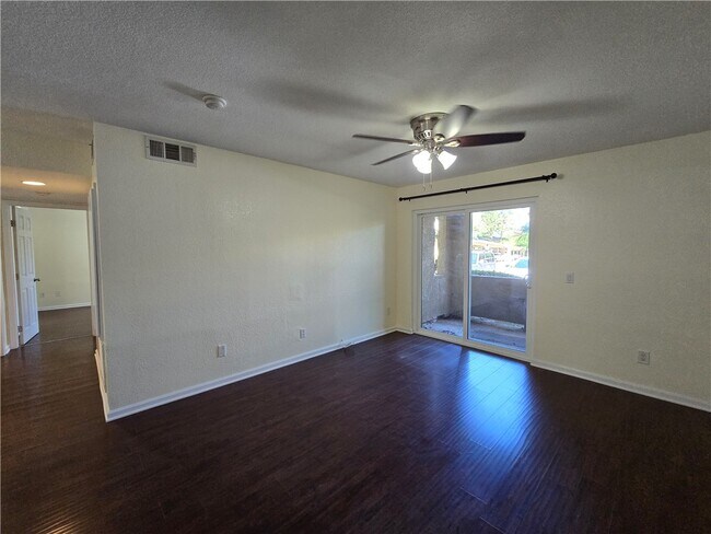 Foto del edificio - 2450 San Gabriel Way