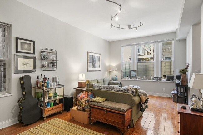 Foto del edificio - 2153 W Potomac Ave