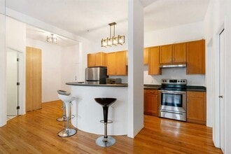 Building Photo - 1410 2 St SW