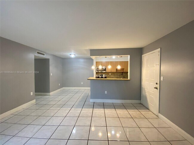 Foto del edificio - 18755 NW 62nd Ave