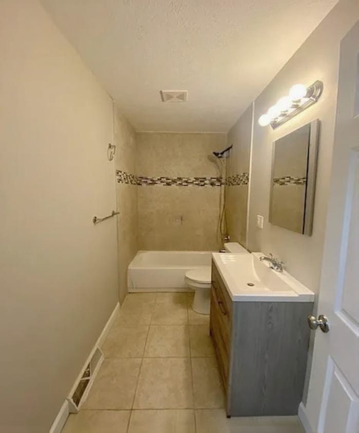 Foto del edificio - 3 Bedroom in Frankfort with Shed!