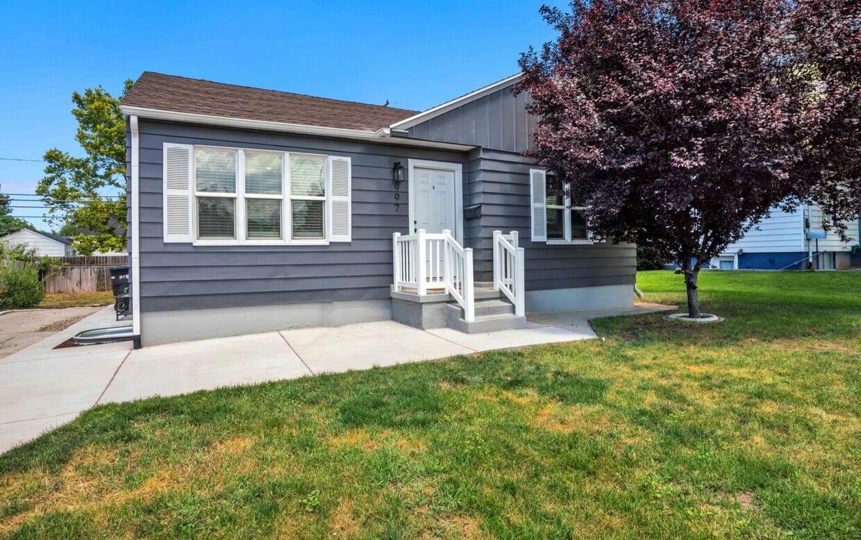 Primary Photo - 997 E 460 S St