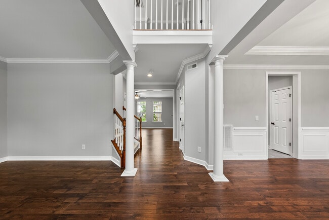 Photo - 1004 Crinoline Ln House