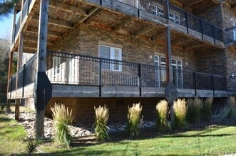 Building Photo - 6000 W Floyd Ave