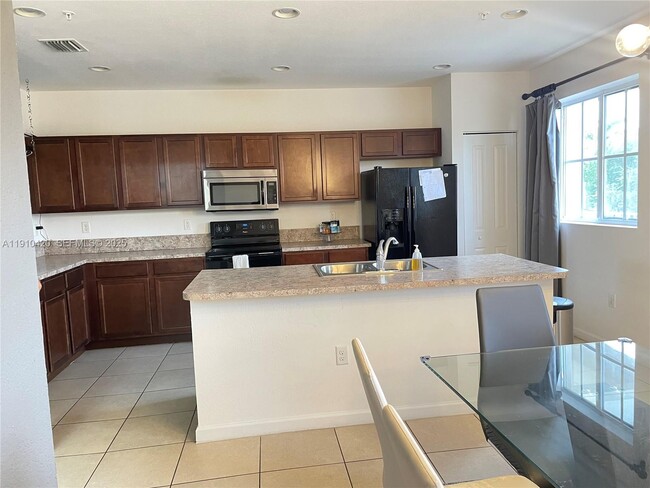 Building Photo - 27563 SW 139th Pl