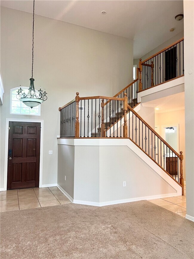 Foto del edificio - 564 S Pierremont Dr