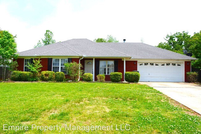 Building Photo - 3 br, 2 bath House - 211 Elderberry Circle