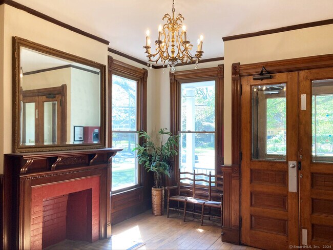 Foto del edificio - 611 Whitney Ave
