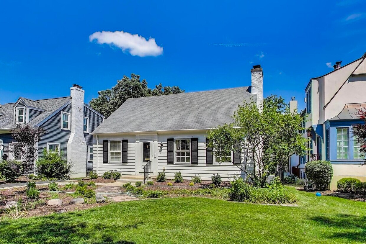 Foto principal - 537 N Washington St