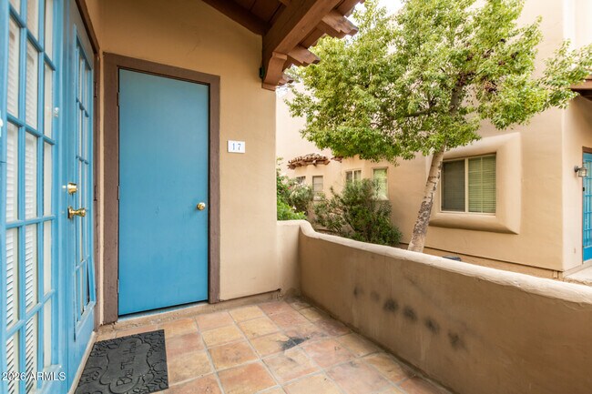 Foto del edificio - 1446 E Grovers Ave