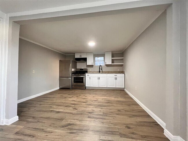 Building Photo - 207 Coronado St