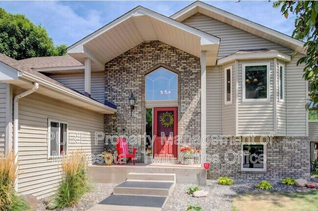 Foto del edificio - 23060 Creekview Ct