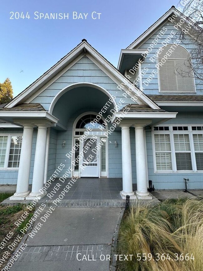Building Photo - Spectacular custom home for lease!
