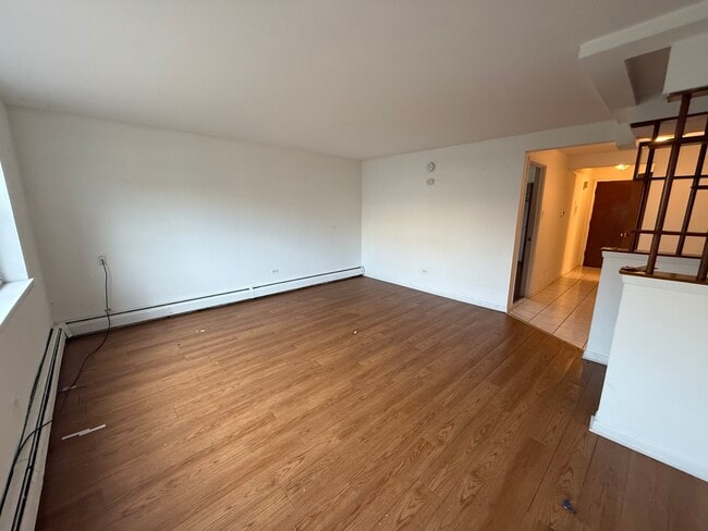 Building Photo - 9595 Maple Dr