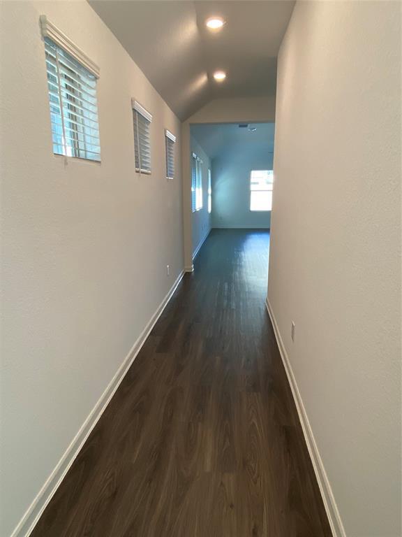 Foto del edificio - 15838 Mountlong Dr