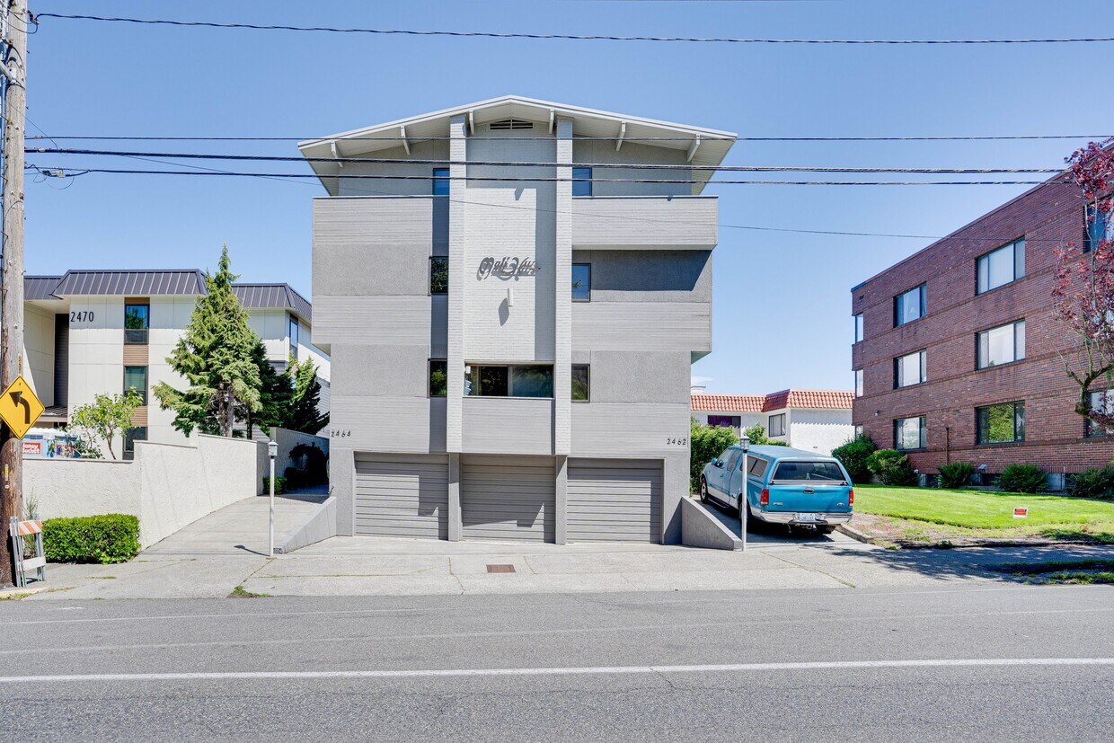 2464 Dexter Ave N 2N Seattle, WA 98109 2... House Rental in Seattle