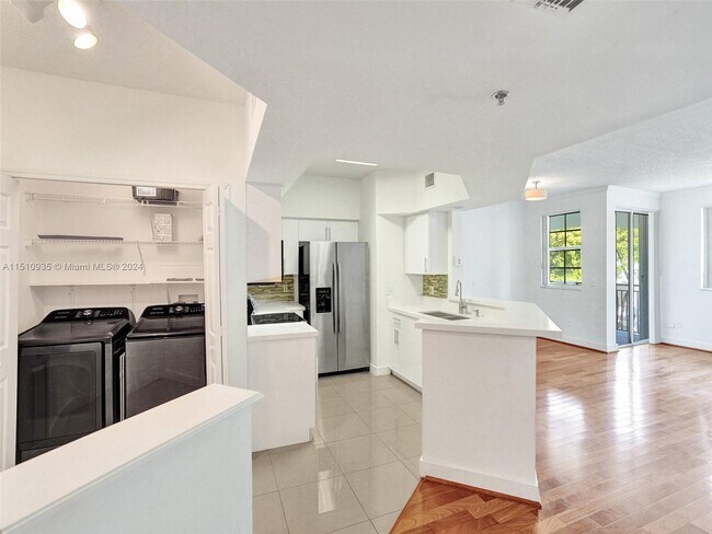 Foto del edificio - 3165 NE 184th St