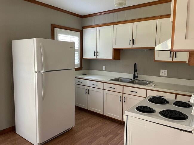 Building Photo - 2 bed, 1 bath house located in Siler City!